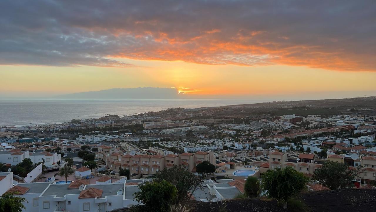 2 Bedroom Apartment With Breathtaking View Of The Sea - Sunset أذيخي المظهر الخارجي الصورة